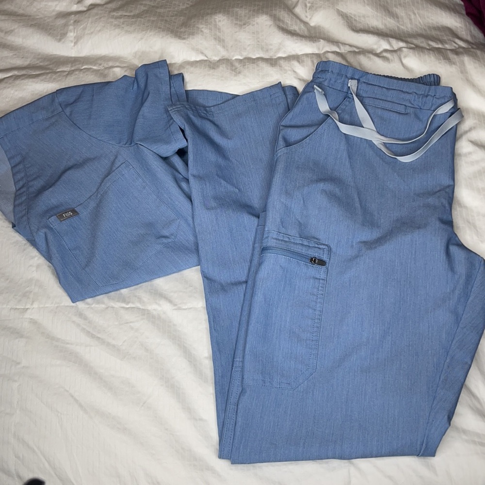 FIGS Women's Heather Indigo scrub SET